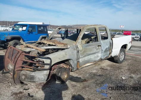 2004 GMC Sierra 2500Hd Sle z USA, uszkodzony, nr VIN 1GTHK29U74E114729